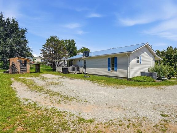 4th image of 280 Middle Dr