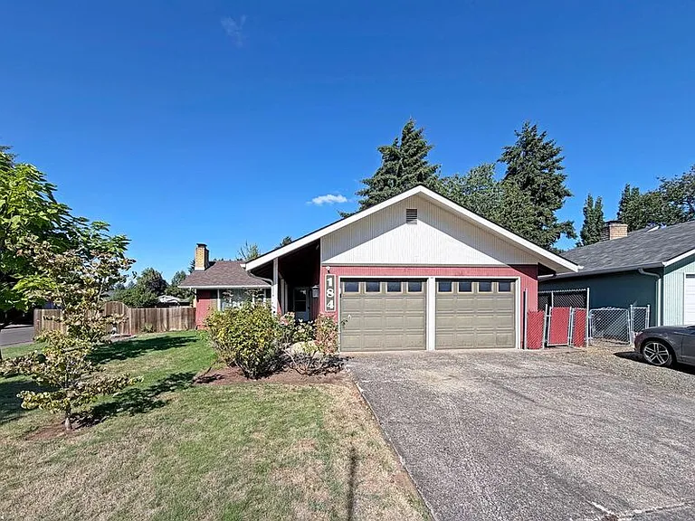184 Lynnbrook Dr — Photo 1