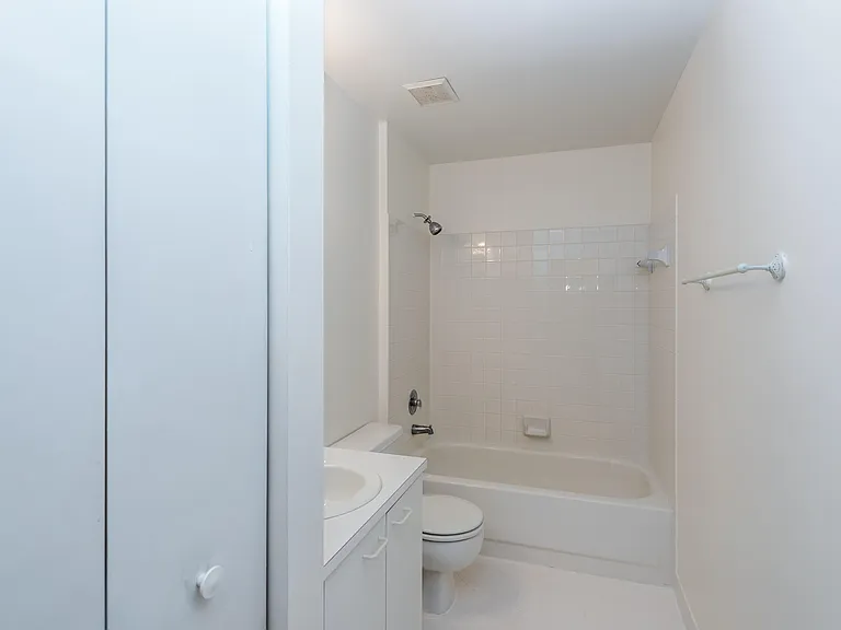 5514 NW 41st Ter — Photo 16