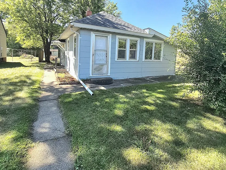 119 7th Ave NE