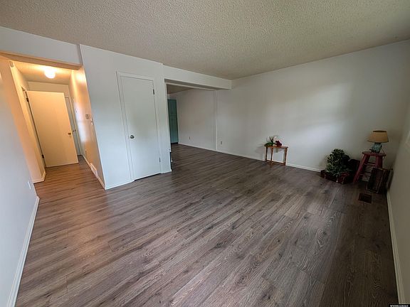 2nd image of 407 Albany Ave