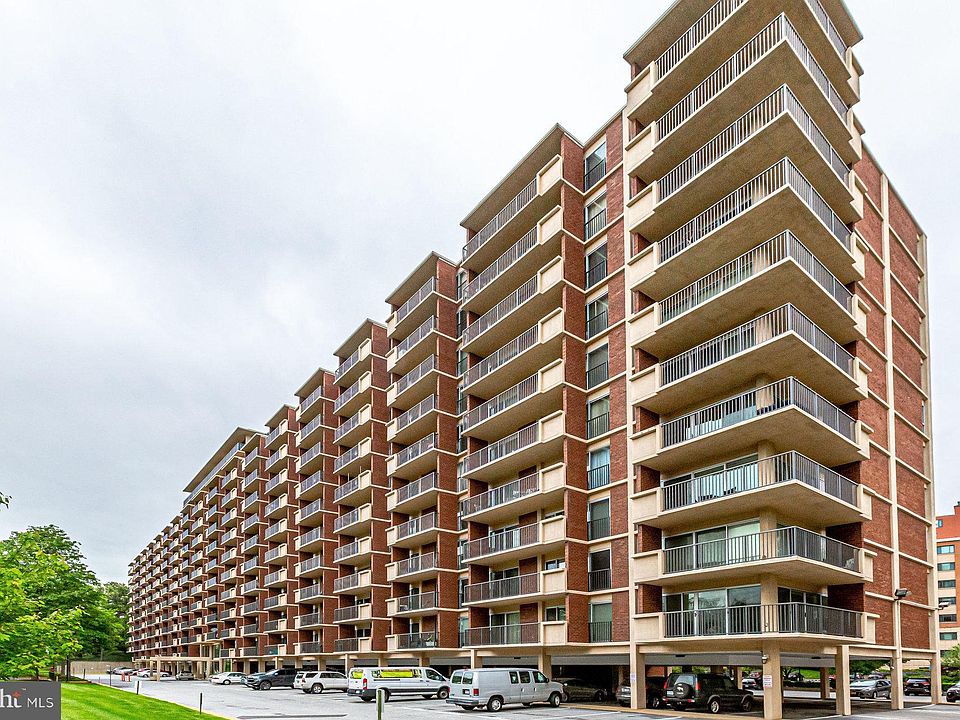 1st image of 1300 Army Navy Dr APT 627