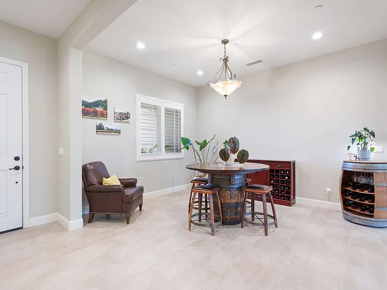 822 Overstone Ave — Photo 10