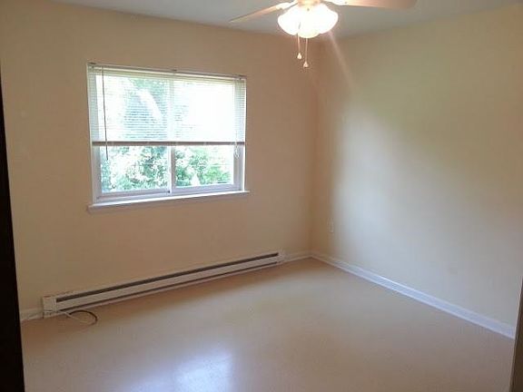 3rd image of 253 Brookridge Ct APT 2