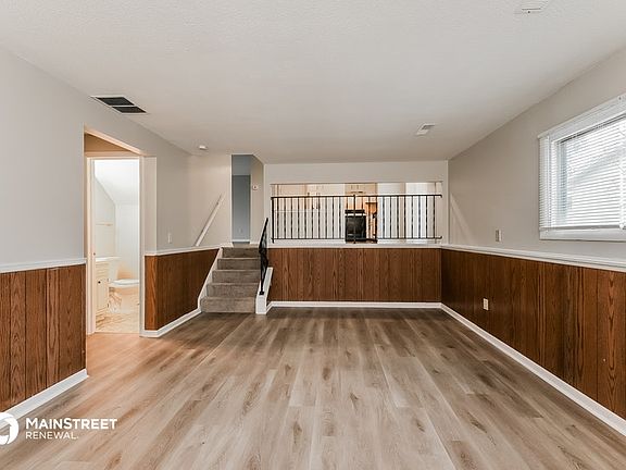 5th image of 206 College Park Dr