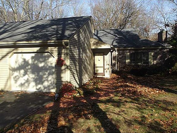5th image of 117 Pine Glen Dr