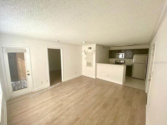 5th image of 2130 Cascades Blvd Unit 105