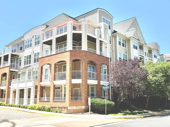 2700 Bellforest Ct APT 108, Vienna, VA 22180