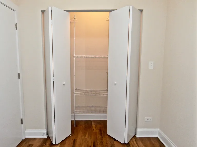 2612-14 W Augusta Blvd #2F — Photo 4