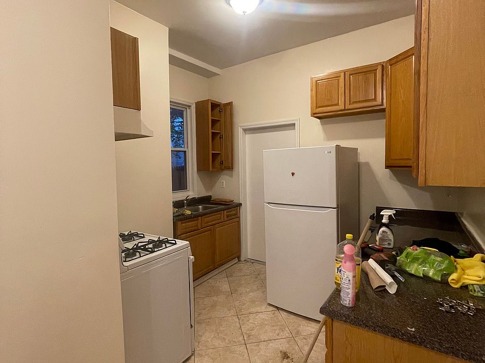 1st image of 26 Linden St #2