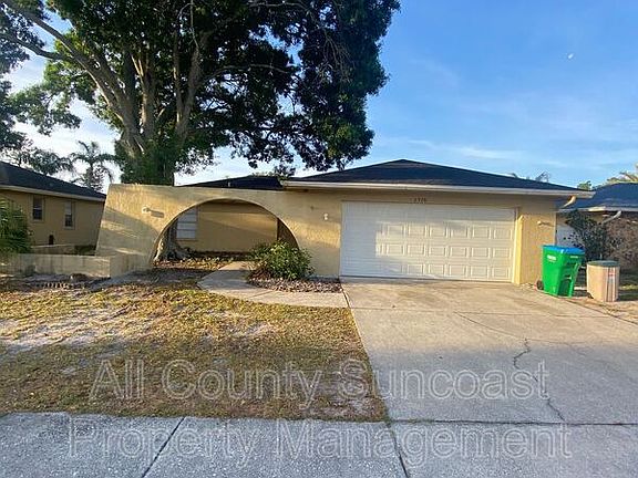 2nd image of 2578 Surrey Dr