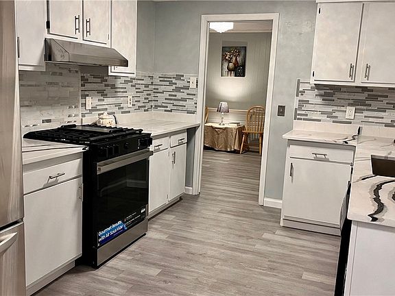 4th image of 2752 Copley Rd