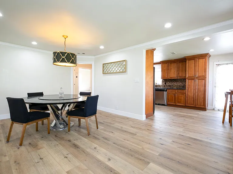 8437 Quartz Ave — Photo 9