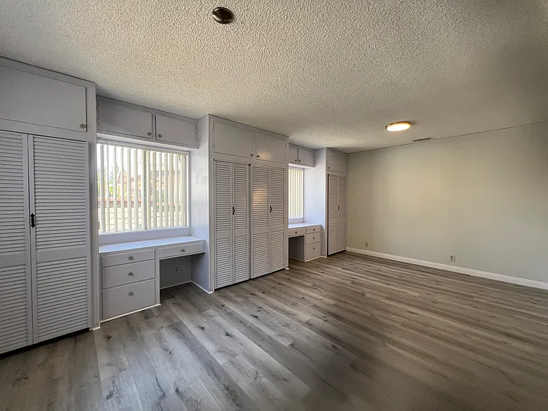 1115 S El Molino St — Photo 50