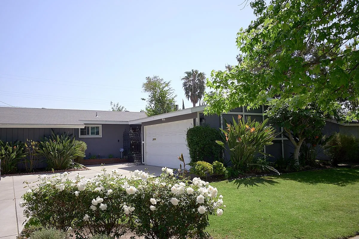 5310 Ventura Canyon Ave — Photo 1