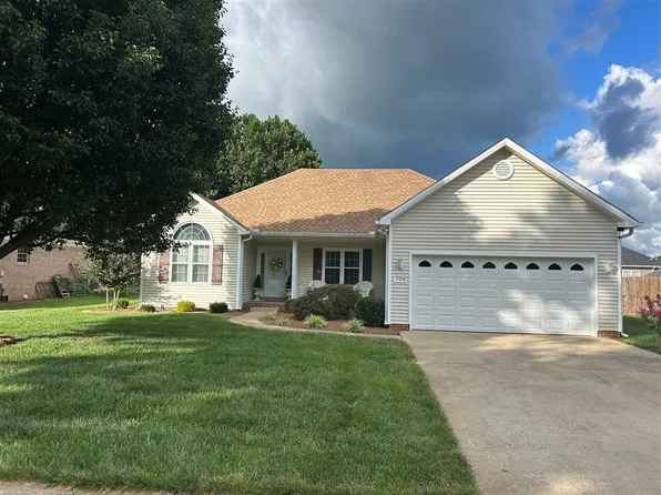 720 Wintercress Ln, Bowling Green, KY 42104