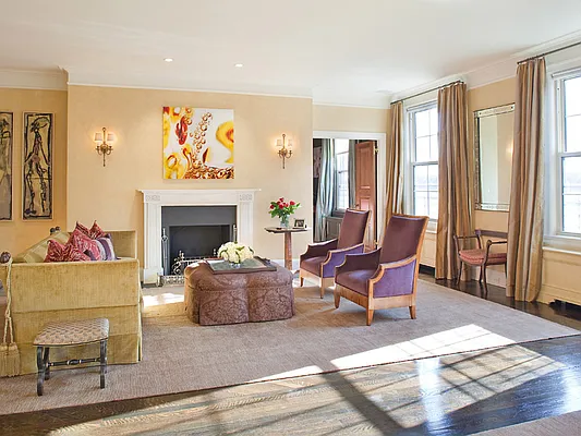 Sold by Sotheby's International Realty | media 23