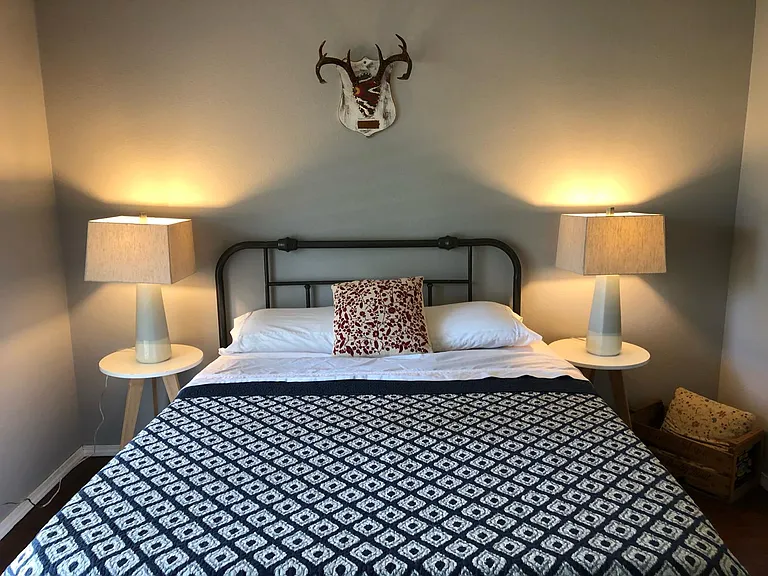Guest bedroom