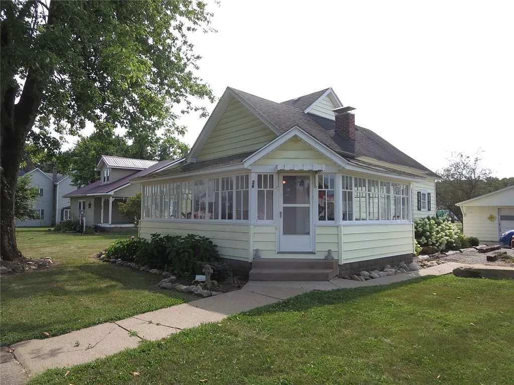 26 S Main St photo 1