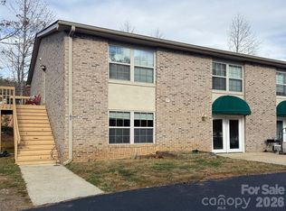 101 Cedar Ridge Dr, Asheville, NC 28803