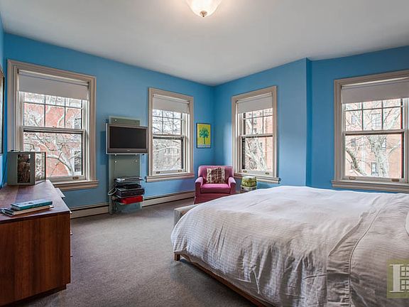 4th image of 1 Montgomery Pl APT 3