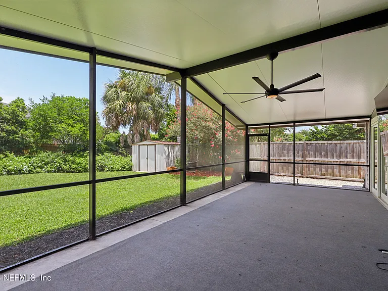 204 Crosstern Ct — Photo 33