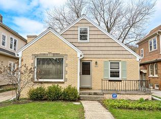 2631 N 68th St, Wauwatosa, WI 53213