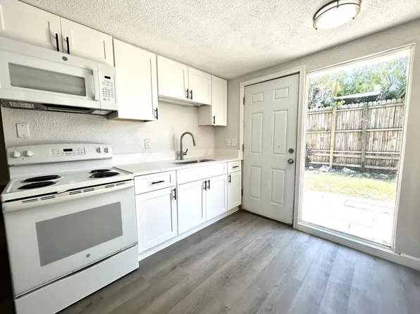 8220 Krag Dr #2, Hudson, FL 34667
