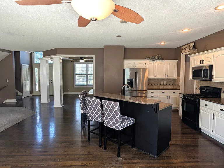 858 S Jaide Ln — Photo 2