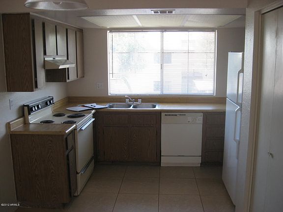 2nd image of 1548 W Sahuaro Dr APT 3