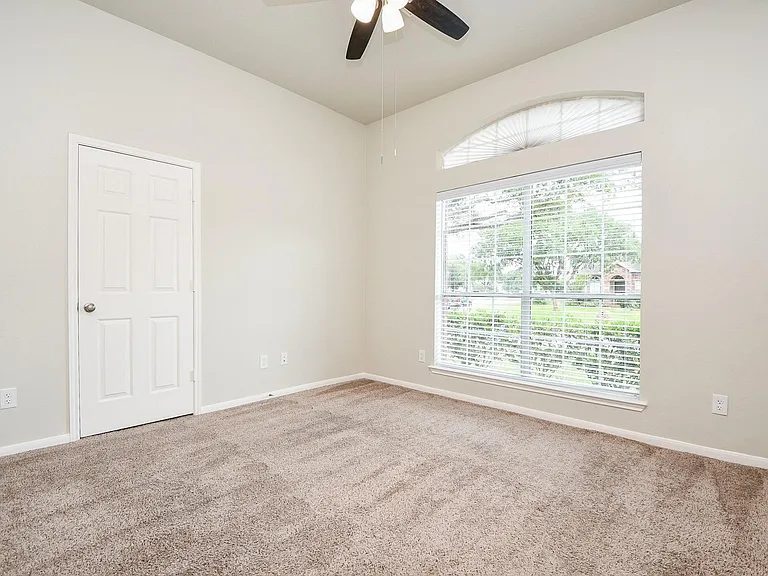 802 Childers Ct — Photo 40