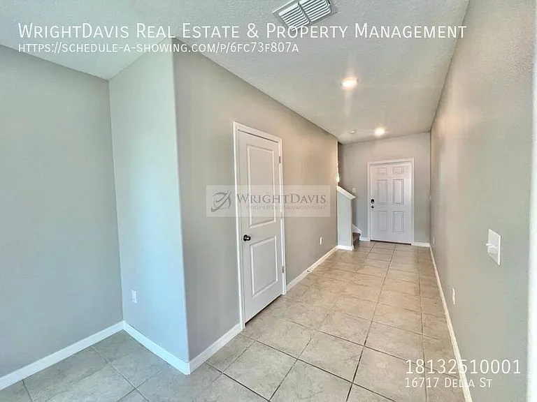 16717 Delia St — Photo 2