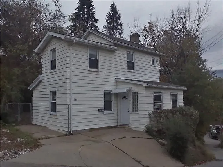 1920 Shiras Ave — Photo 1