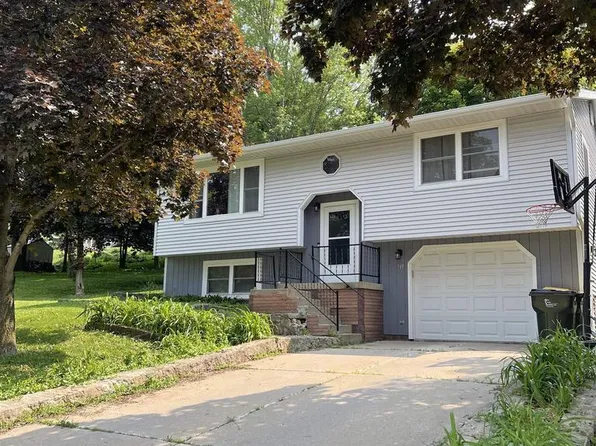 215 Valders Boulevard, Barneveld, WI 53507