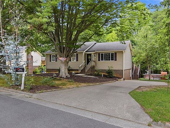 2nd image of 3402 Tagus Dr