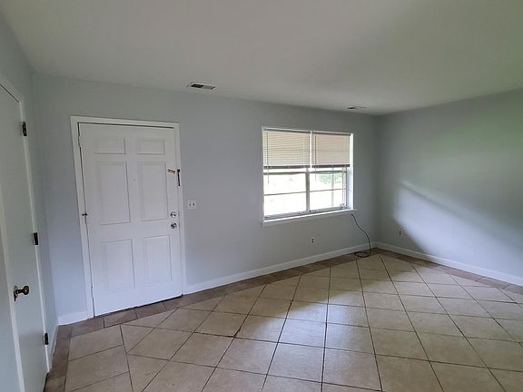 2nd image of 115 Mayberry Ct