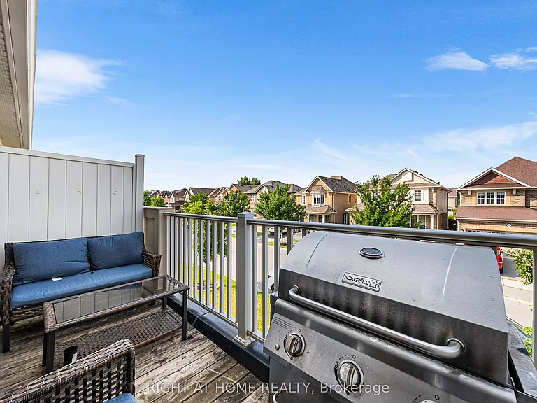 291 Woodley Cres — Photo 32