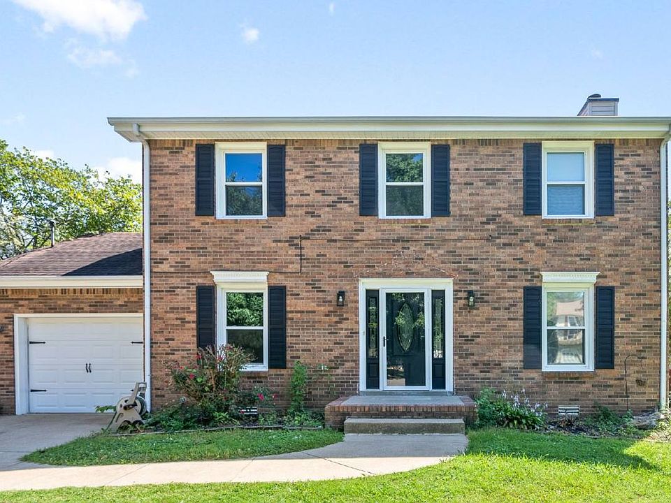 1st image of 830 Iris Ln