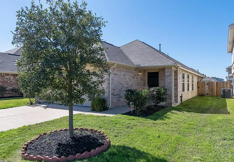 5531 Latta Plantation Dr — Photo 3