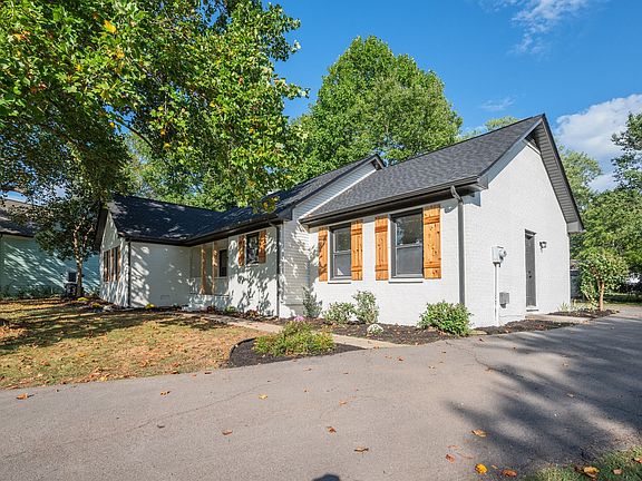 2nd image of 2424 Laurel Hill Ct