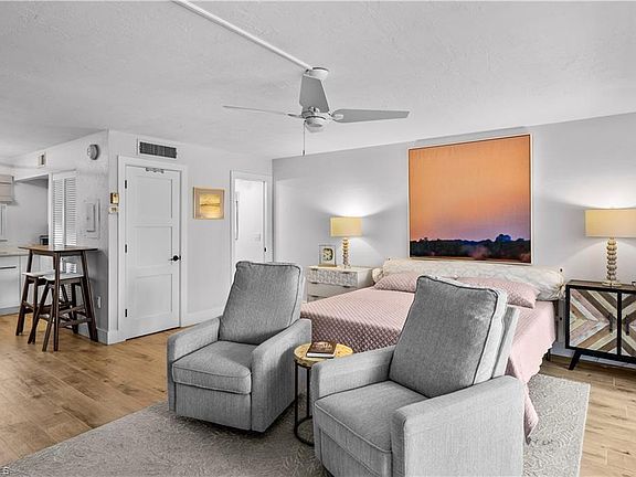 3rd image of 377 Vanderbilt Beach Rd APT 102