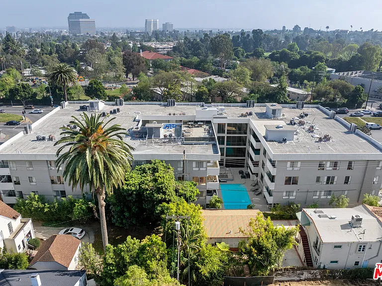 12115 San Vicente Blvd #111 — Photo 29
