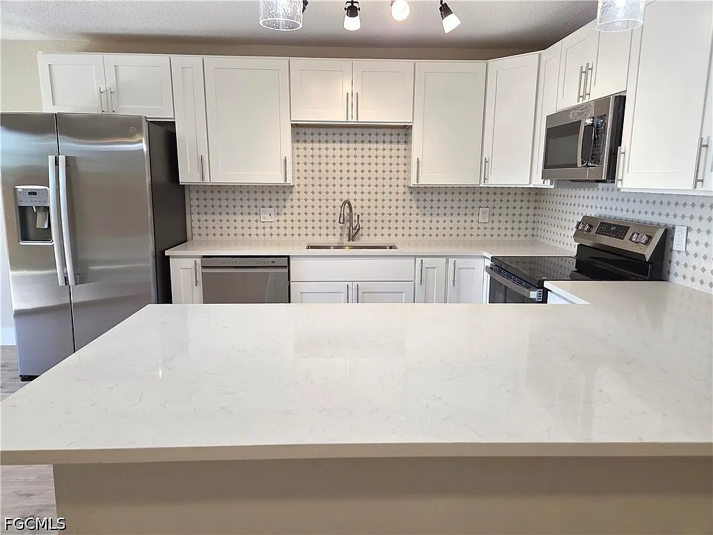 Building Photo - 1608 Park Meadows Dr #1