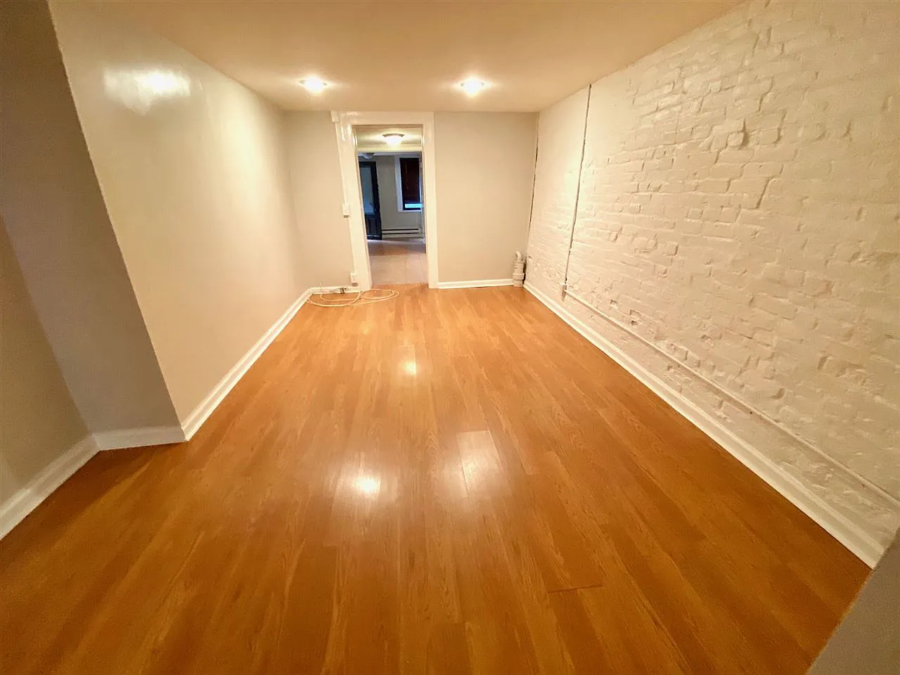 2 bed, 2.0 bath, 900 sqft, $3,600 — Photo 3