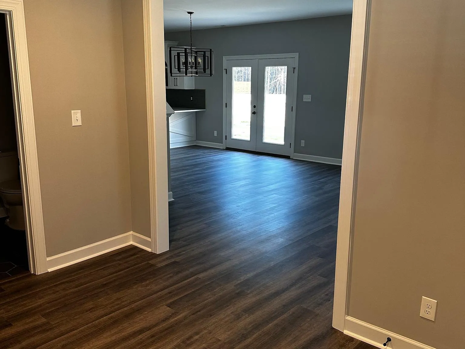 100 Sears Dr — Photo 3