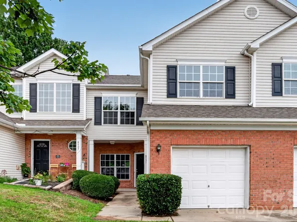 8531 Carolina Lily Ln, Charlotte, NC 28262