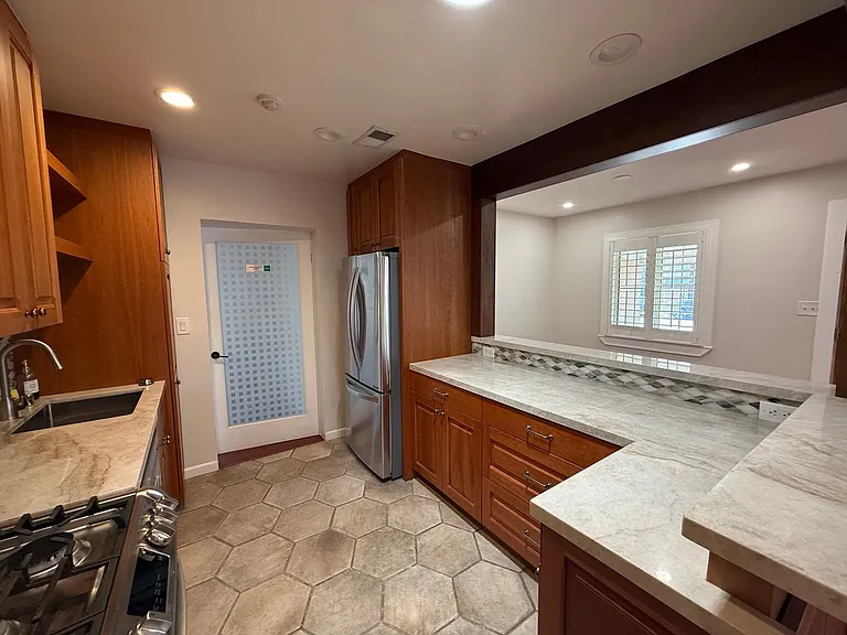 334 Roanoke Rd — Photo 22