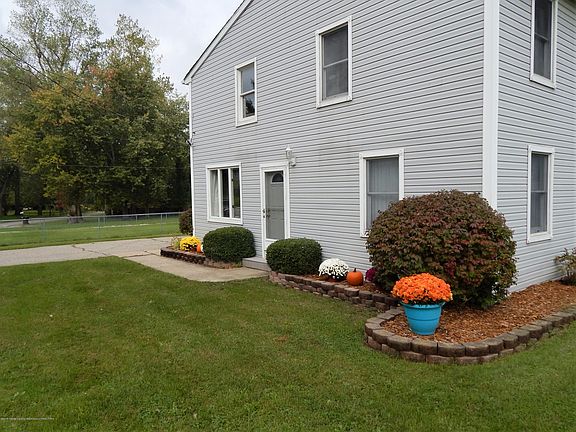 3rd image of 2605 Hazelwood Dr