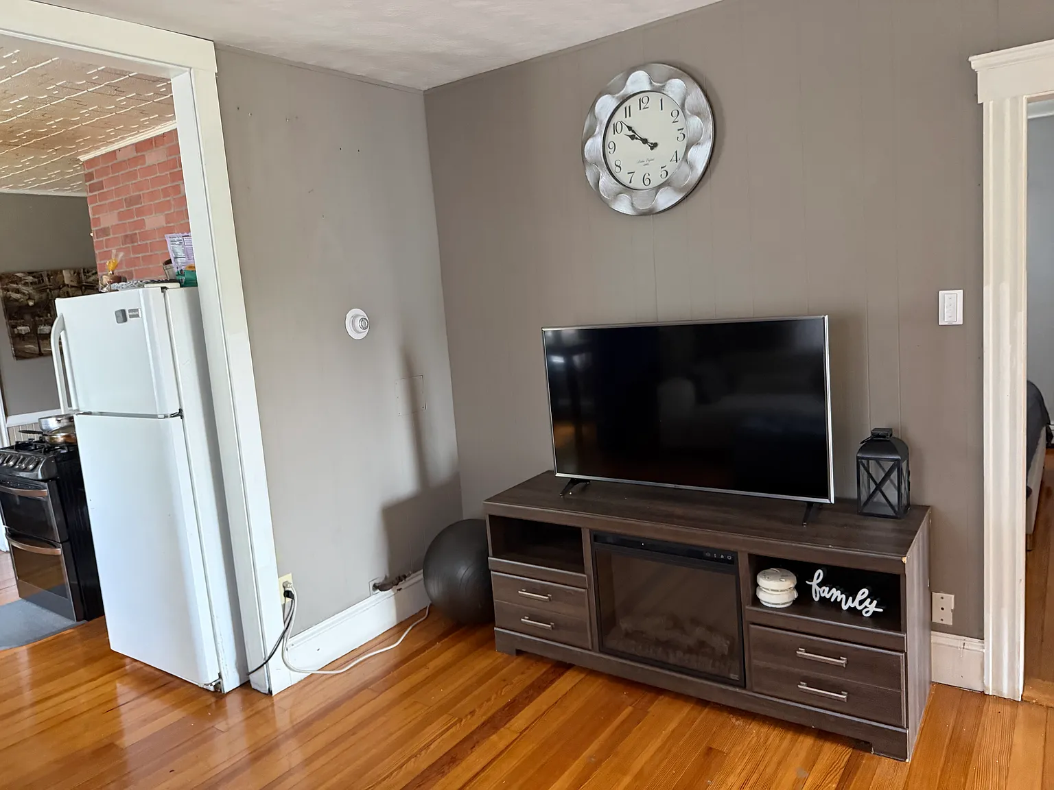 2 bed, 1080 sqft, $1,450 — Photo 2