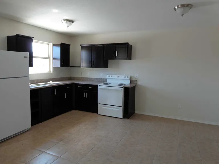 Calli Village Apartments — Photo 8